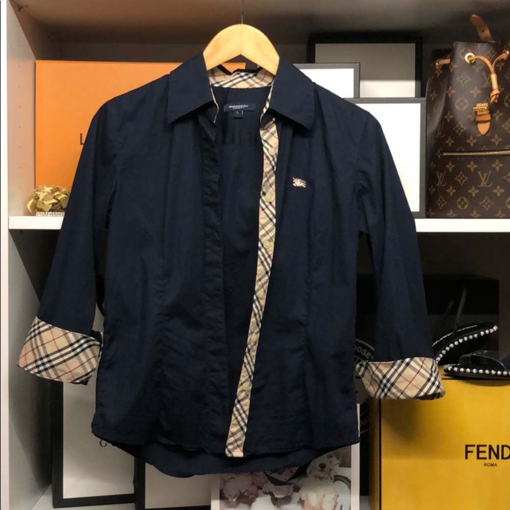BURBERRY BUTTON UP TOP
